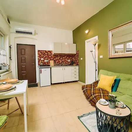 Magical Moments - Adonis Studio Apartment